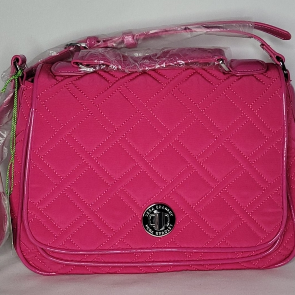 💰NWT! VERA BRADLEY ▪︎ TURN-LOCK CROSSBODY PURSE ▪︎ FUCHSIA